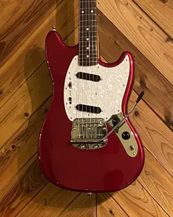 FENDER JAPANâ MG69/MH