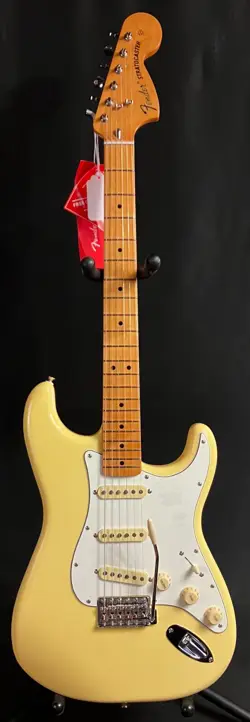 FENDER VINTERA II '70S STRATOCASTER ELECTRIC GUITAR VINTAGE WHITE FINISH W/ BAG