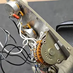 FENDER AMERICAN DELUXE HSS STRAT LOADED PICKGUARD USA VINTAGE NOISELESS PICKUPS