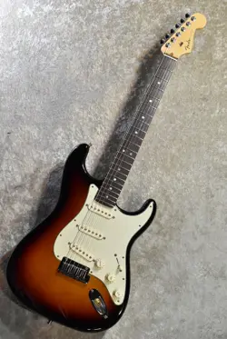 FENDER AMERICAN DELUXE STRATOCASTER 3-COLOR SUNBURST