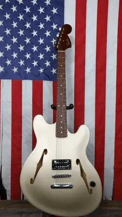 TOM DELONGE STARCASTER-