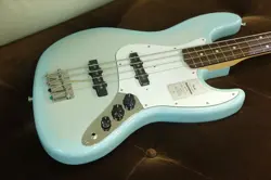FENDER  JAPAN TRADITIONAL 2025 COLLECTION 60S JAZZ BASS / STARDUST BLUE
