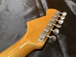VINTAGE62 STRATCASTER