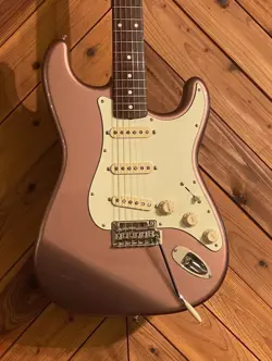 FENDER MADE IN JAPAN HYBRID STRATOCASTER BURGUNDY MIST METALLIC ELECTRIC GUITAR