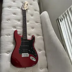 FENDER SQUIER START