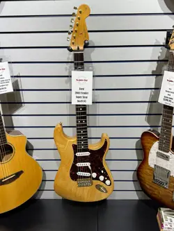 2003 FENDER SUPER STRAT ELECTRIC GUITAR