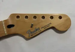 2006 FENDER STRATOCASTER MIM MAPLE NECK SKUNK STRIPE 21-FRETS 9.5