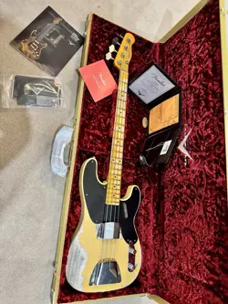 FENDER CUSTOM SHOP  '51 PRECISION BASS HEAVY RELIC 
