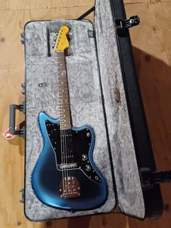 FENDER AMERICAN PROFESSIONAL II JAZZMASTER W ROSEWOOD FRETBOARD - DARK NIGHT 