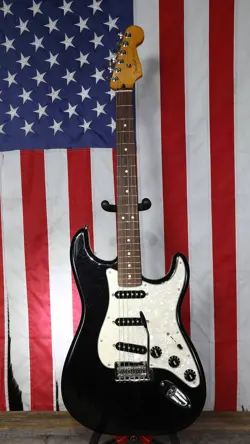 FENDER 70TH ANNIVERSARY PLAYER STRATOCASTER - NEBULA NOIR