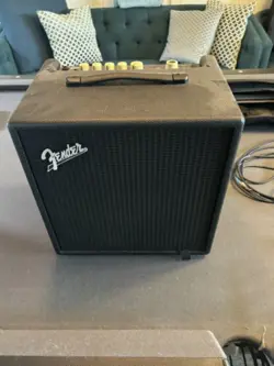 FENDER RUMBLE LT25 COMBO BASS AMPLIFIER