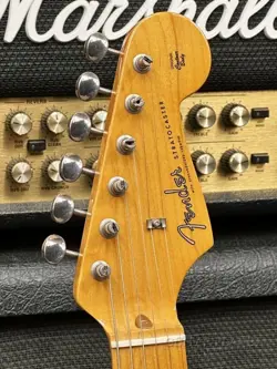 FENDER AMERICAN VINTAGE II 1957 STRATOCASTER 2-COLOR SUNBURST USED