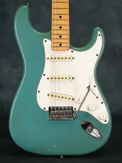 FENDER 1981 STRATOCASTER INTERNATIONAL COLOR MAUI BLUE ELECTRIC GUITAR