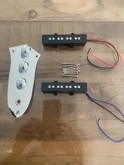 JAZZ BASS PICKUPS WIRING HARNESS CONTROL PLATE FITS FENDER
