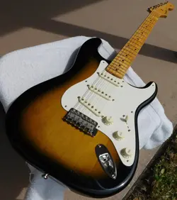 FENDER AMERICAN VINTAGE '57 STRATOCASTER REISSUE ELECTRIC GUITAR 2006