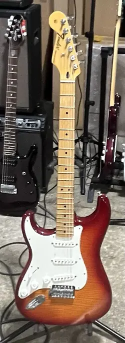 203 FENDER STRATOCASTER