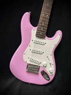 PINK FENDER SQUIER