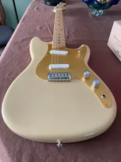 FENDER PLAYER DUO-SONIC RIGHT-HANDED ELECTRIC GUITAR - DESERT SAND