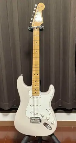 FENDER MADE IN JAPAN HYBRID II STRATOCASTER ELECTRIC GUITAR FROM JAPAN