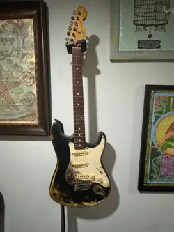 FENDER MEXICAN STRATOCASTER USED