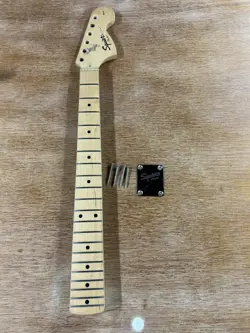 2008 FENDER SQUIER AFFINITY STRATOCASTER MAPLE NECK MAKE OFFER