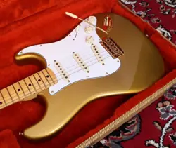 FENDER 1982 GOLD