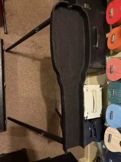 GUITAR WITH STAND