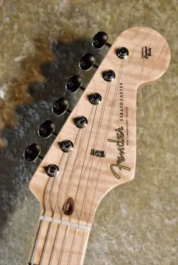 EC STRATOCASTER