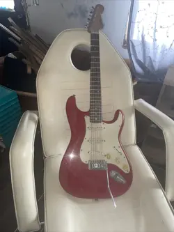 FENDER GUITAR SQUIRE