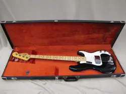 PRECISION BASS GUITAR............BLACK