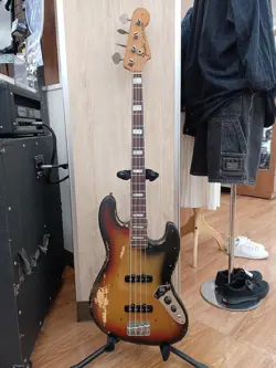 FENDER 1974 JAZZ BASS VINTAGE ELECTRIC BASS GUITAR