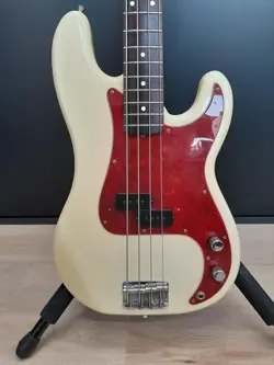 FENDER JAPAN PB62 USED ALDER BODY MAPLE NECK ROSEWOOD FINGERBOARD W/GIG CASE