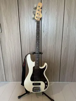 FINALG L PREMIUM 2000 FENDER BASE NO.MG1756