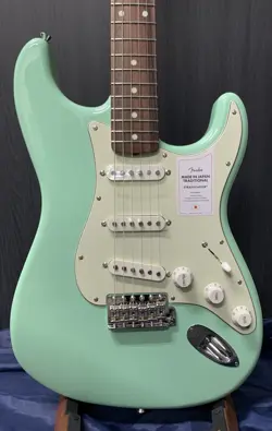 FENDER JAPAN TRADITIONAL 60S STRATOCASTER /  SURF GREEN