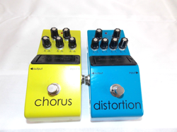 FENDER STARCASTER DISTORTION AND CHORUS GUITAR PEDALS