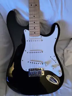 STARCASTER BY FENDER BONUS ELECTRIC GUITAR 