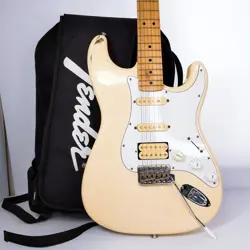 FENDER JAPAN STRATOCASTER 1995 CREAM YR-5309 USED AB CONDITION
