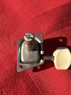 VINTAGE FENDER F TUNERS 1960S / 1970 F KEY (1) TUNING KEY, PEG / USED.