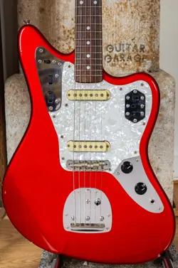 APPLE RED OFFSET