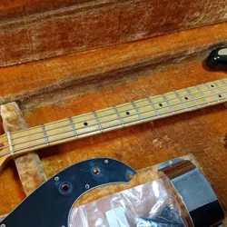 FENDER PRECISIONBASS