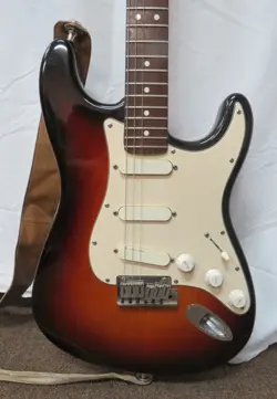STRATOCASTER 1984- SUNBURST