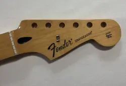 2017 FENDER STRATOCASTER MIM MAPLE NECK 21-FRETS SKUNK STRIPE GLOSS SATIN