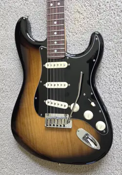 FENDER AMERICAN ULTRA LUXE STRATOCASTER ELECTRIC GUITAR, 2 COLOR SUNBURST, HSC