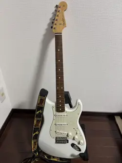 ELECTRIC GUITAR FENDER TRADITIONAL 60S STRATOCASTER WHITE MADE IN JAPAN