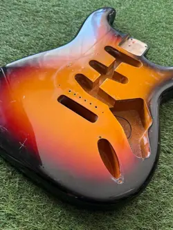 SQUIER BY FENDER STRATOCASTER BODY SUNBURST FUJIGEN MADE IN JAPAN