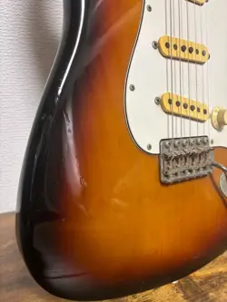 STRATOCASTER SERIAL SUNBURST