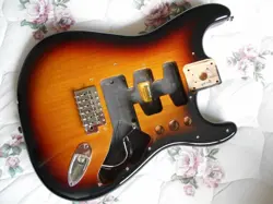 FENDER STRATOCASTER ALDER BODY/SUNBURST/EXCELLENT