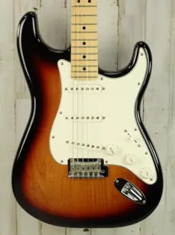 USED FENDER PLAYER STRATOCASTER (814)