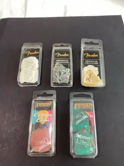 FENDER GUITAR PICKS LOT OF 5 PACKS 