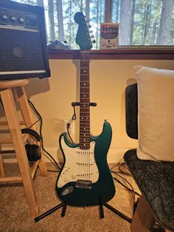 LEFT HANDED FENDER STRATOCASTER  (USA 96)